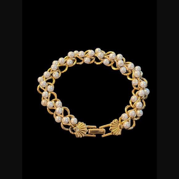 Vintage Richelieu Gold Tone Faux Pearl 6.5" Bracelet - Picture 2 of 11